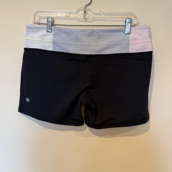 Lululemon Reversable Shorts - Size 12 - Picture 2 of 3